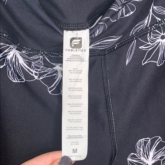 Fabletics Flower print black and white leggings - Picture 7 of 7